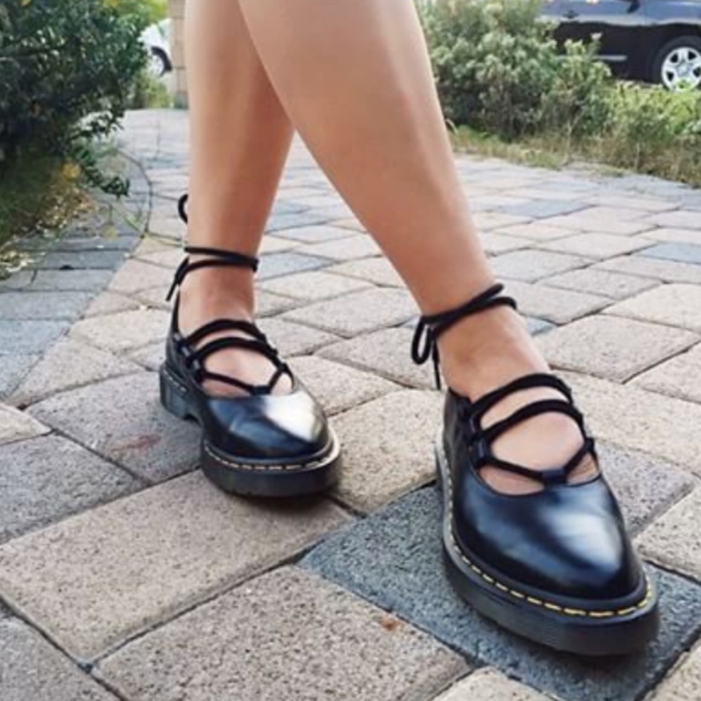RARE Dr. Martens Elphie lace ballet flat NWOT
